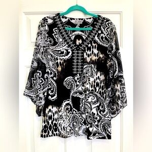 JM Collection Black & White Moroccan Print Embellished Tunic Top Size Small